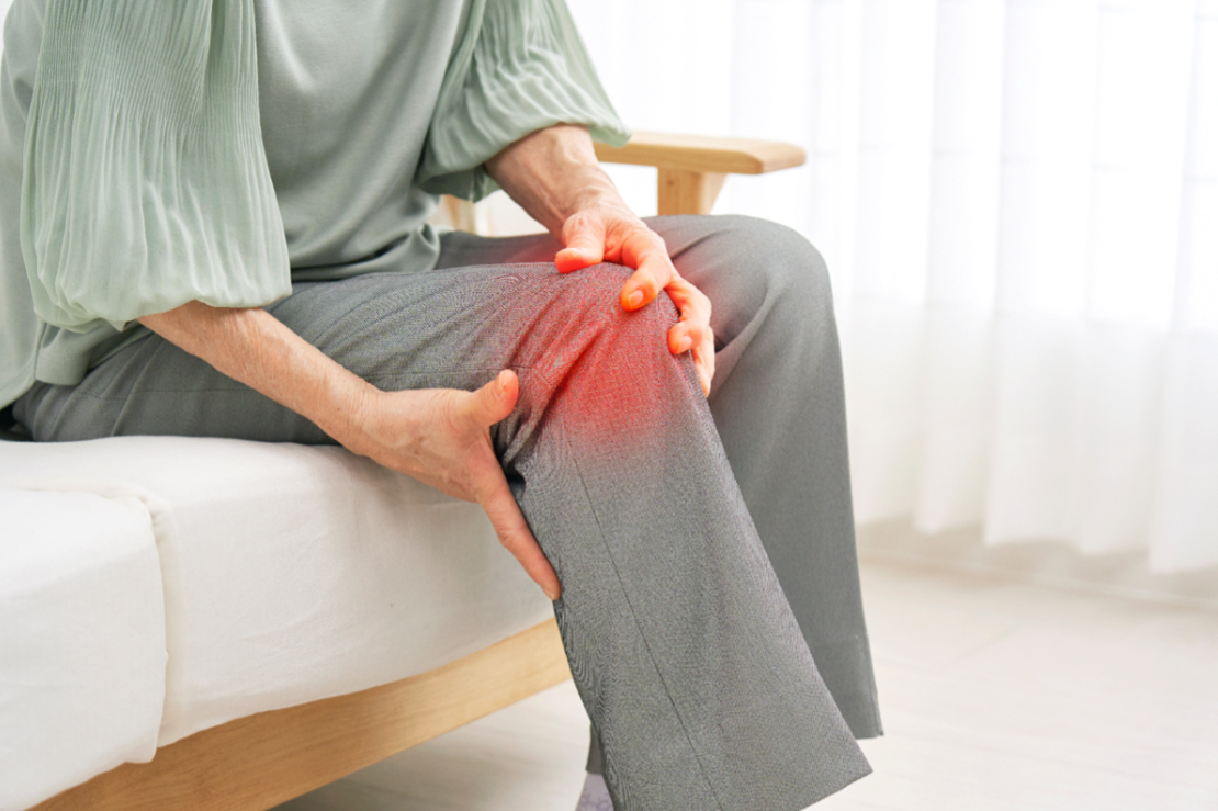 膝にヒアルロン酸注射を打ち続けるとどうなる？副作用やデメリットについて解説