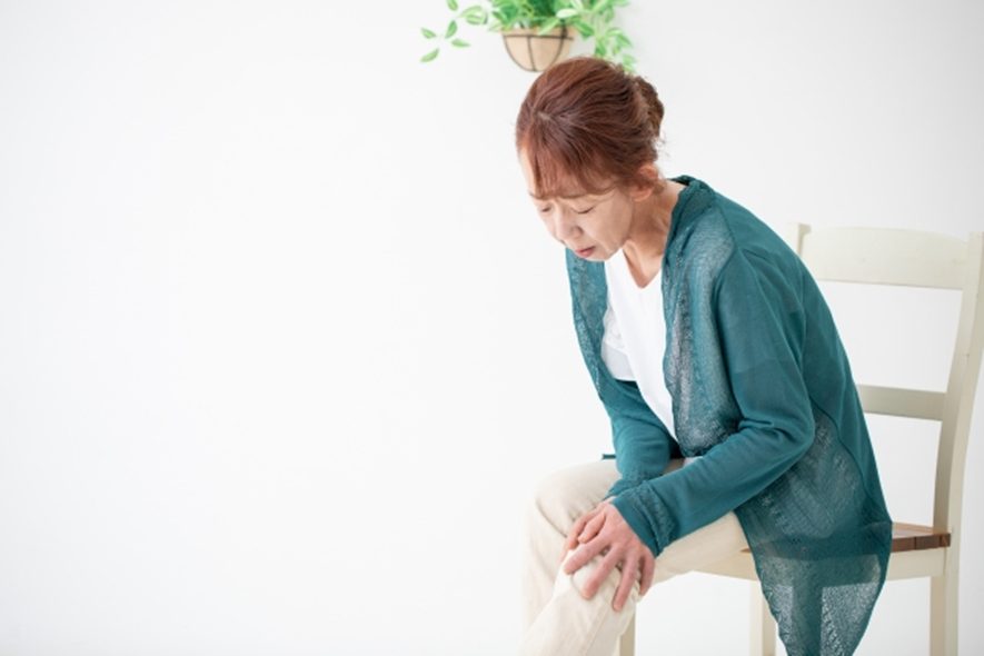 変形性膝関節症に効果的なストレッチ5選！簡単な運動から始めよう
