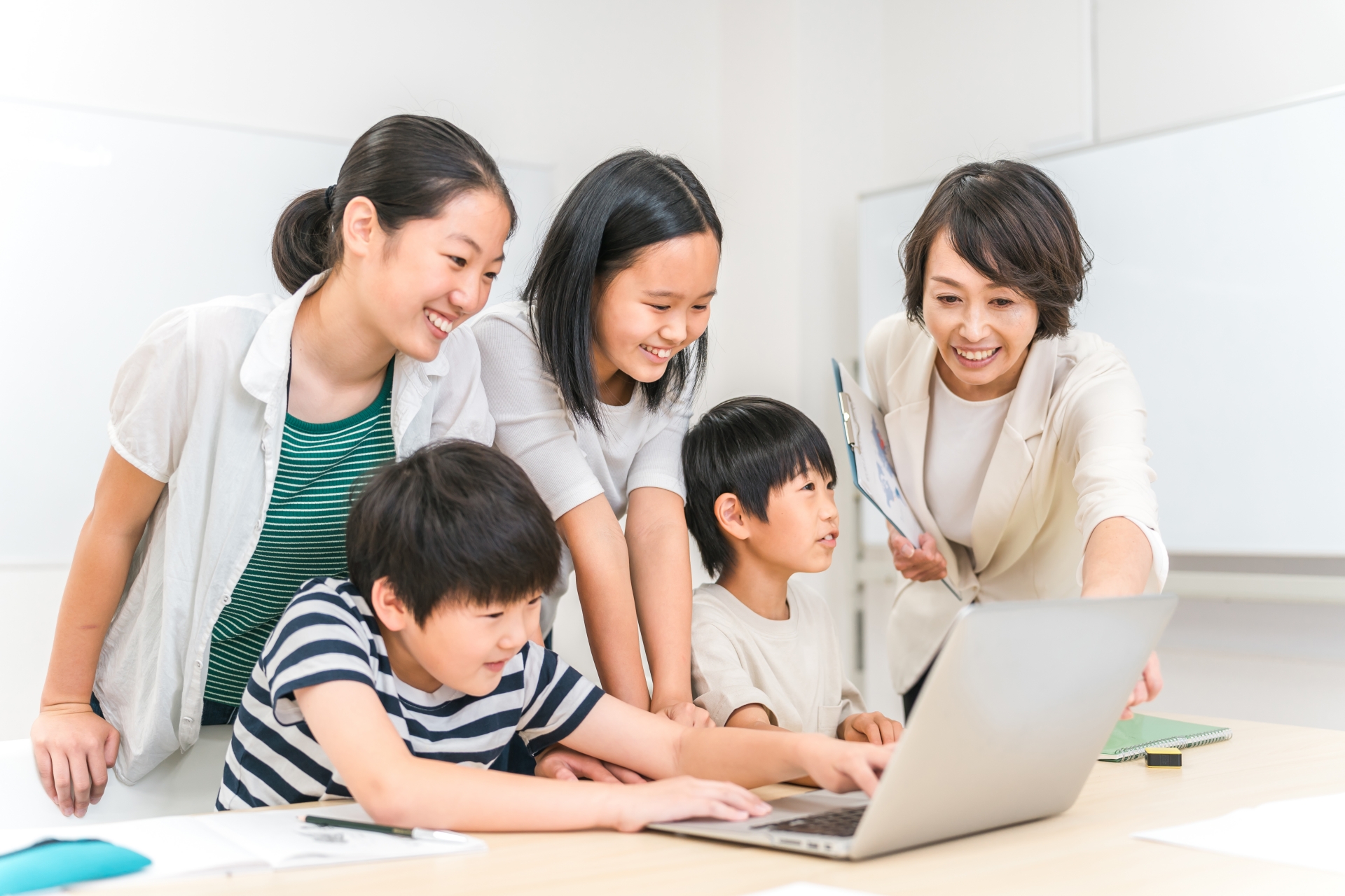 小学生の平均身長を学年別・男女別に紹介!身長を伸ばす方法を身長先生が解説!